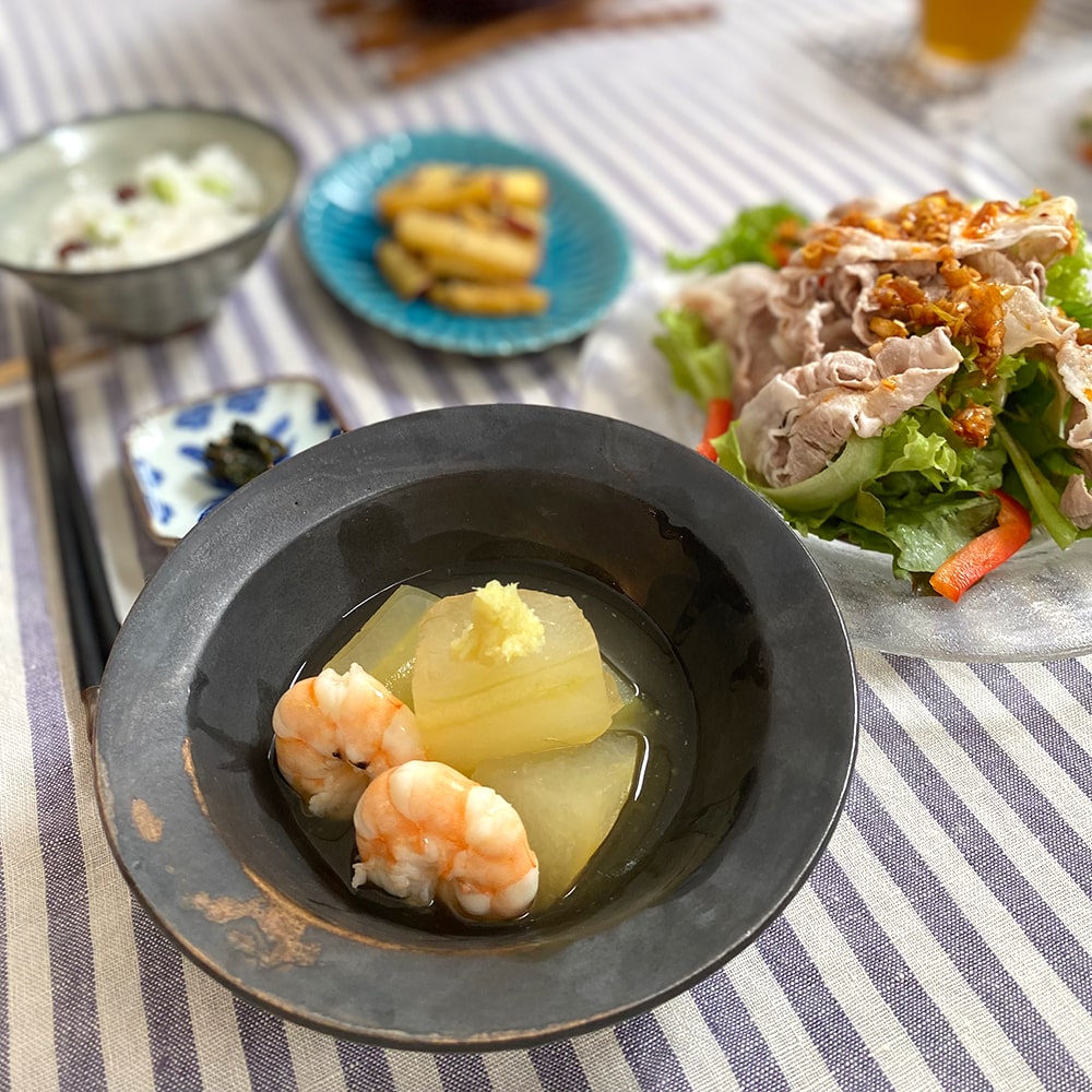 暑さが残る中、涼やかな印象の冬瓜の煮物がさっぱりとやさしいお味に仕上がりました
