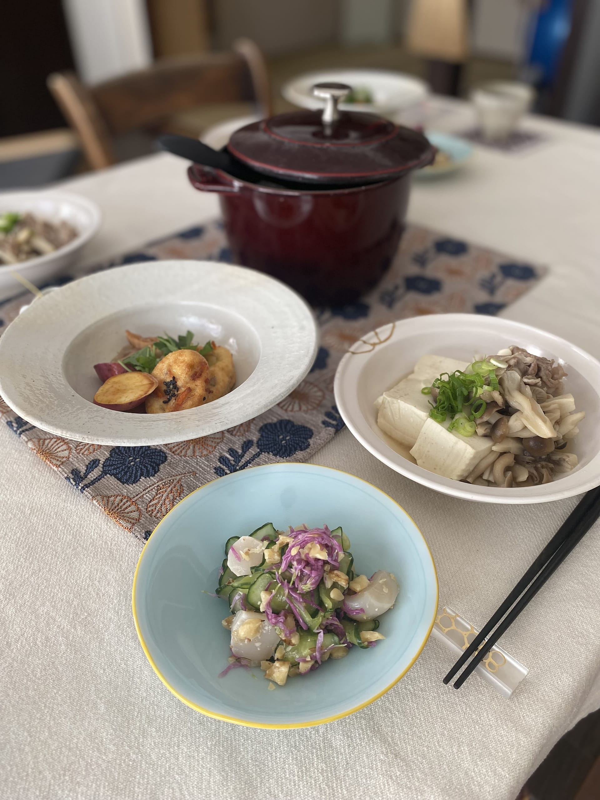 関西では『ひろうす』 関東では『がんもどき』。揚げたても美味しい。