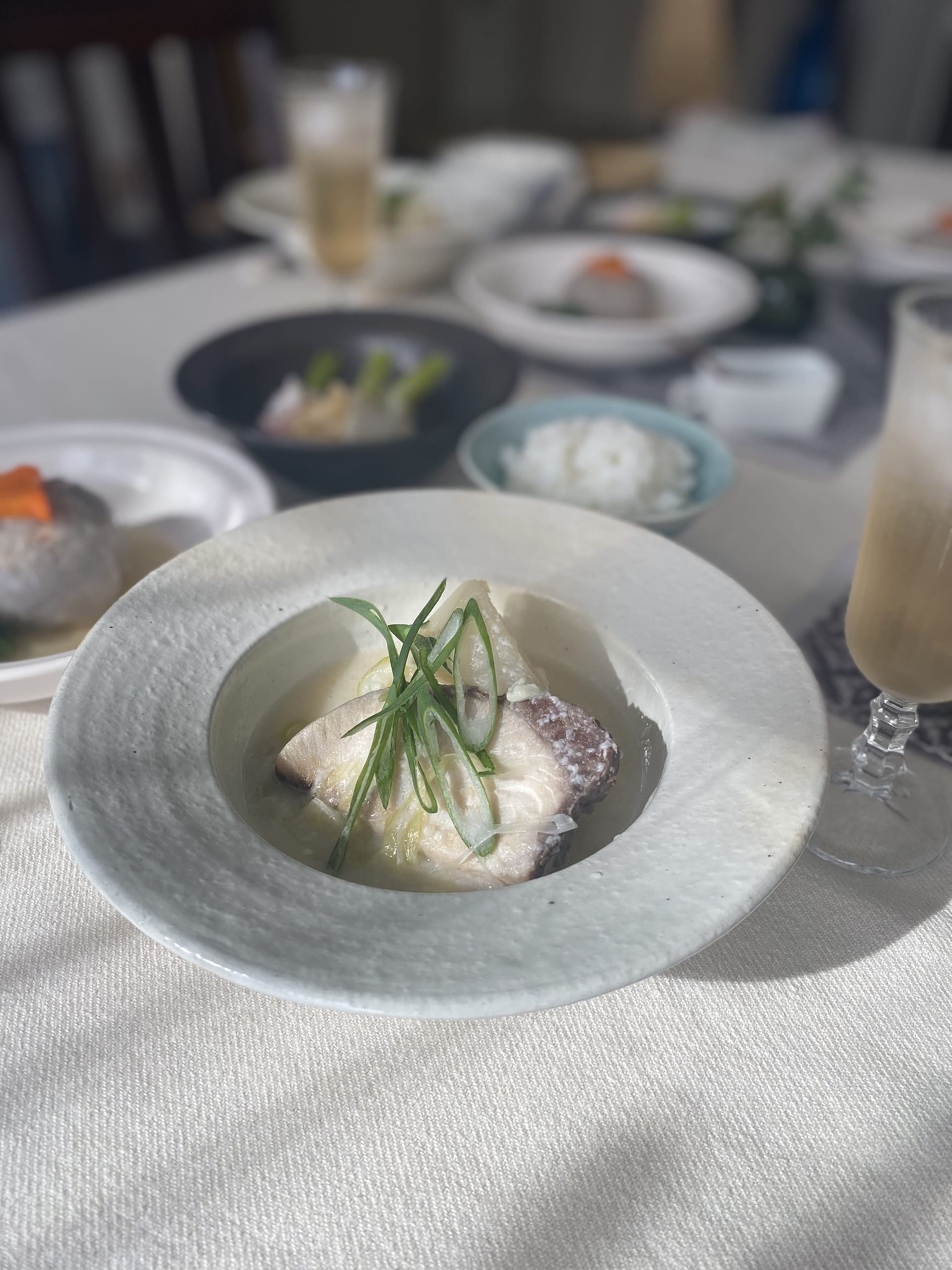 酒粕と白味噌をアクセントにした鰤の煮物。優しい甘さが最高なんです。